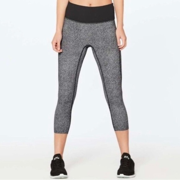 Lululemon Run The Day 7/8 Tight 25" Legging in Fractal Dark Starlight Black - Picture 1 of 13